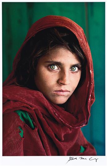 STEVE MCCURRY (1950- ) Afghan Girl, Peshawar, Pakistan.                                                                                          